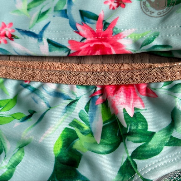 NWT: Girls 2T , 2 piece bikini, bathing suit. Floral pattern- by Body Glove - Picture 6 of 9